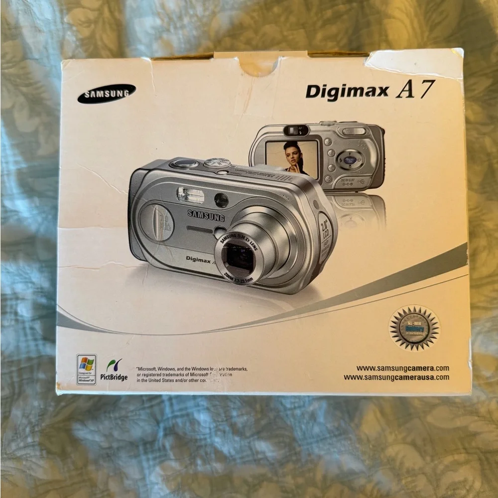 Samsung Digimax A7 Metallic Digital Camera